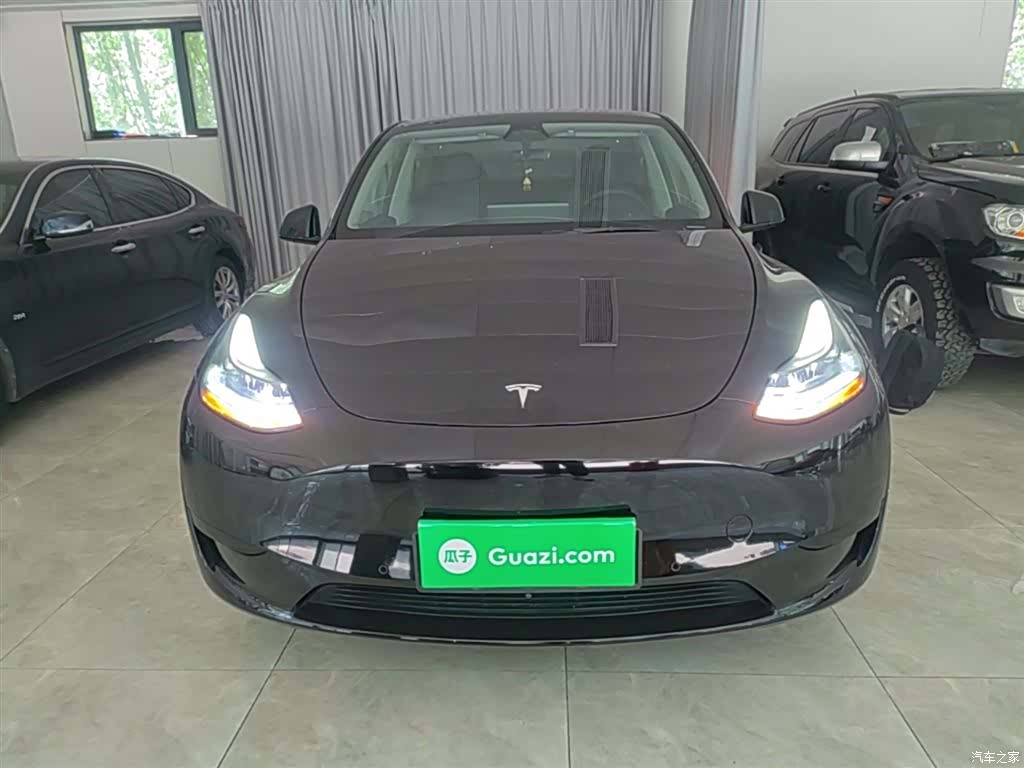 Tesla Model Y, 2023 3