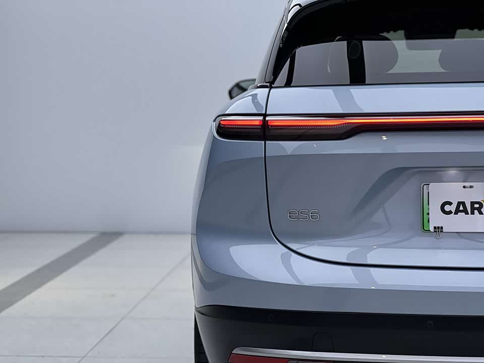 NIO ES6