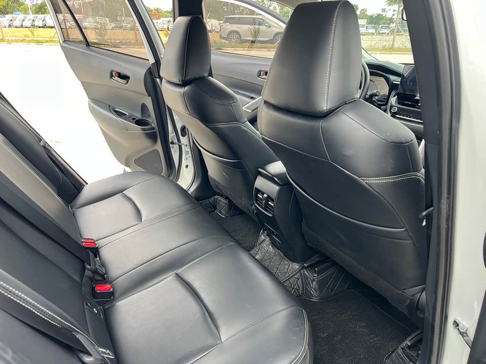 Toyota Corolla Sharp amplifier