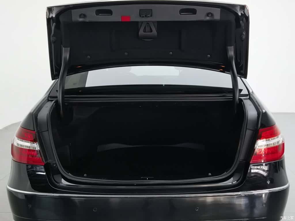 Mercedes-Benz E-Class, 2013 16