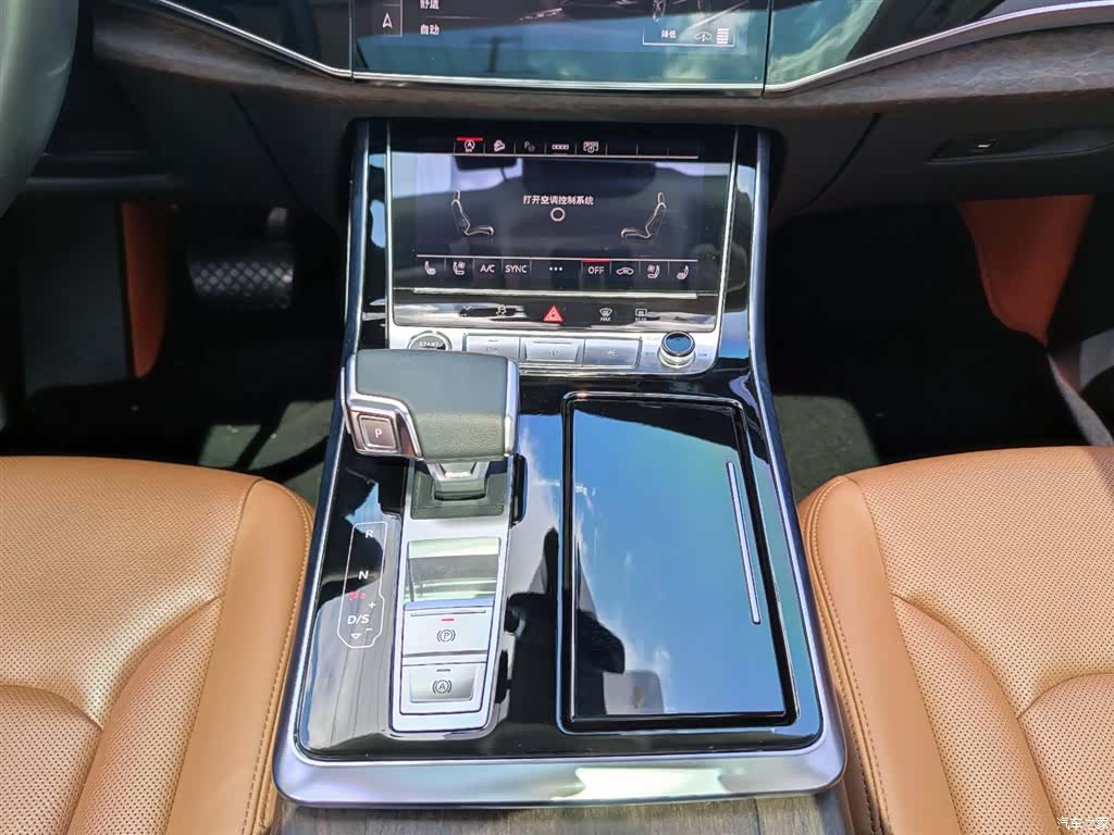 Audi Q7, 2024 14