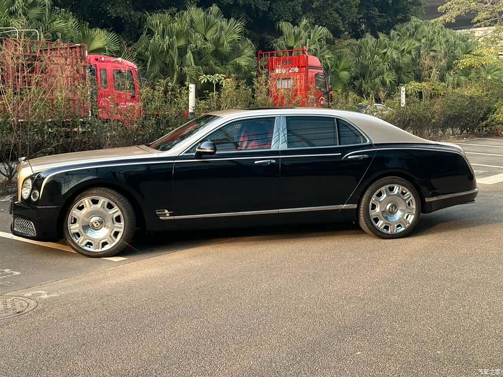 Bentley Mulsanne, 2013 3
