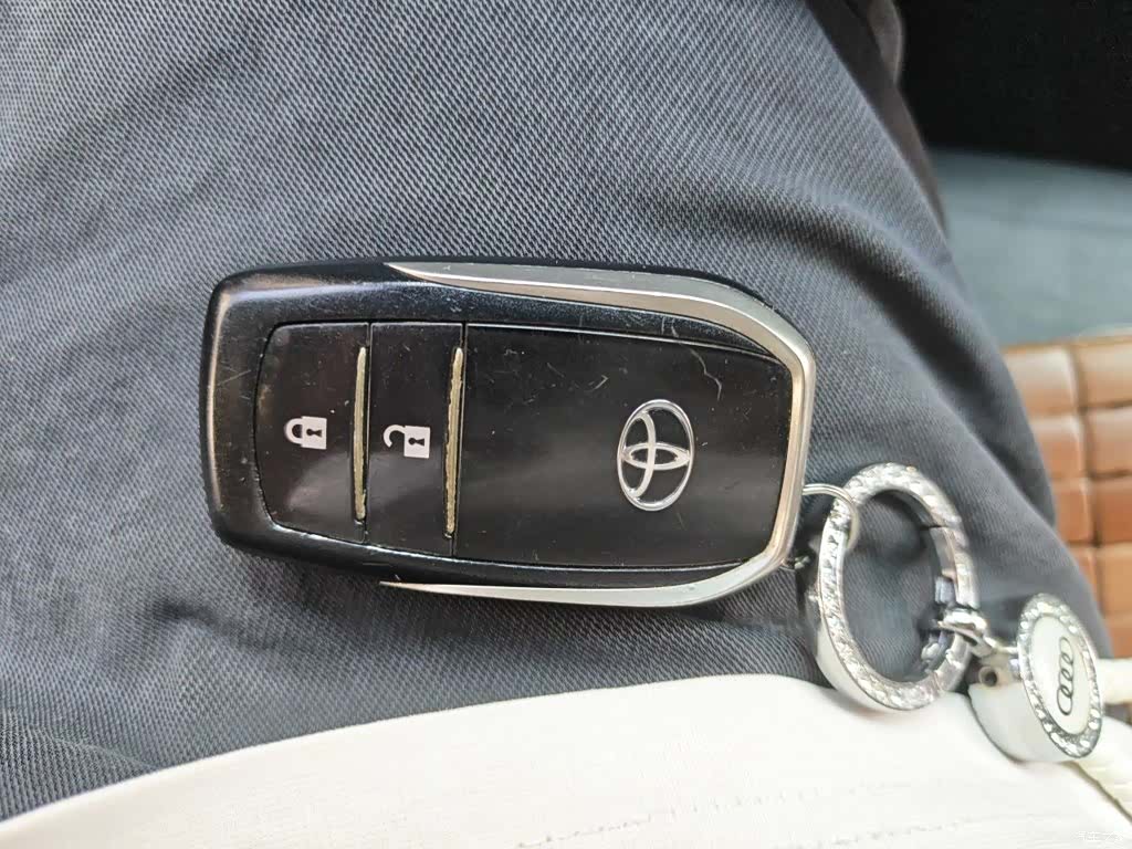 Toyota RAV4, 2018 12