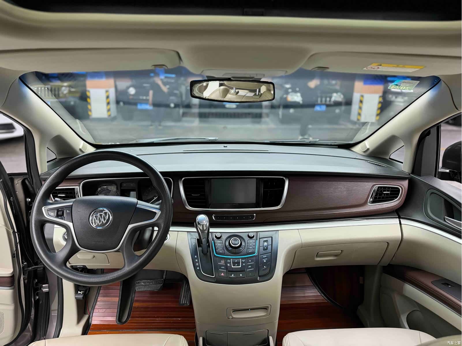 Buick GL8, 2016 6