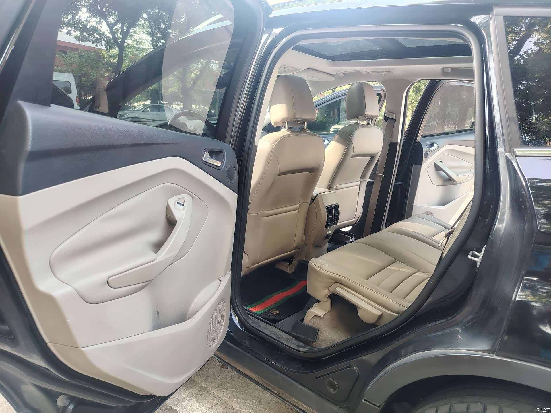 Ford Kuga, 2014 7