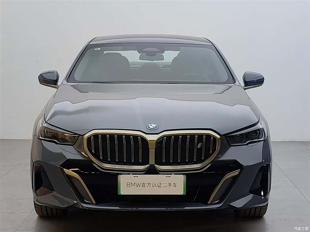 BMW i5, 2025 1