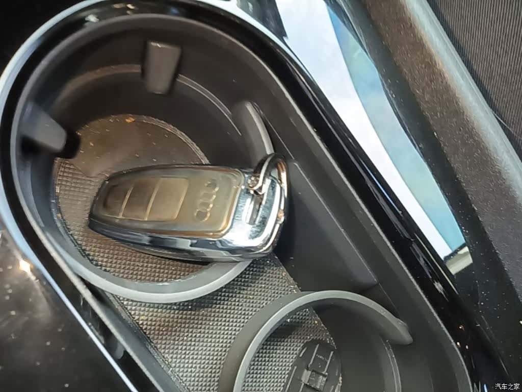 Audi Q4 e-tron, 2023 9