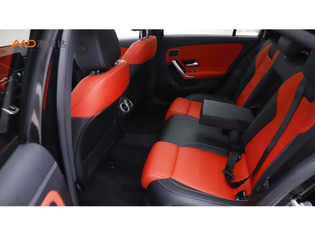 Mercedes-Benz A 35 L, 2025 7