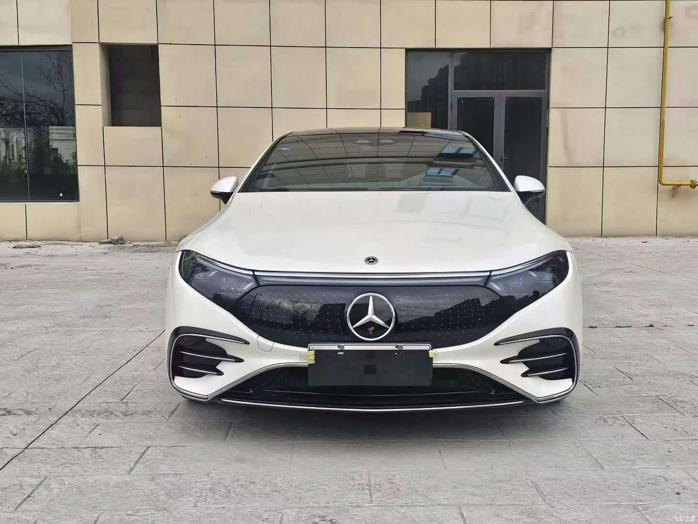 Mercedes-Benz EQS, 2023 2