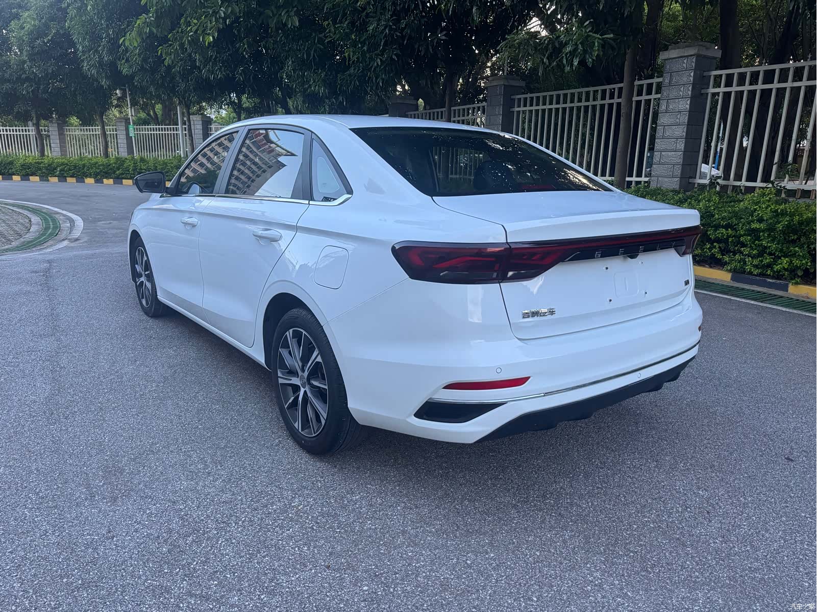 Geely Emgrand, 2022 22
