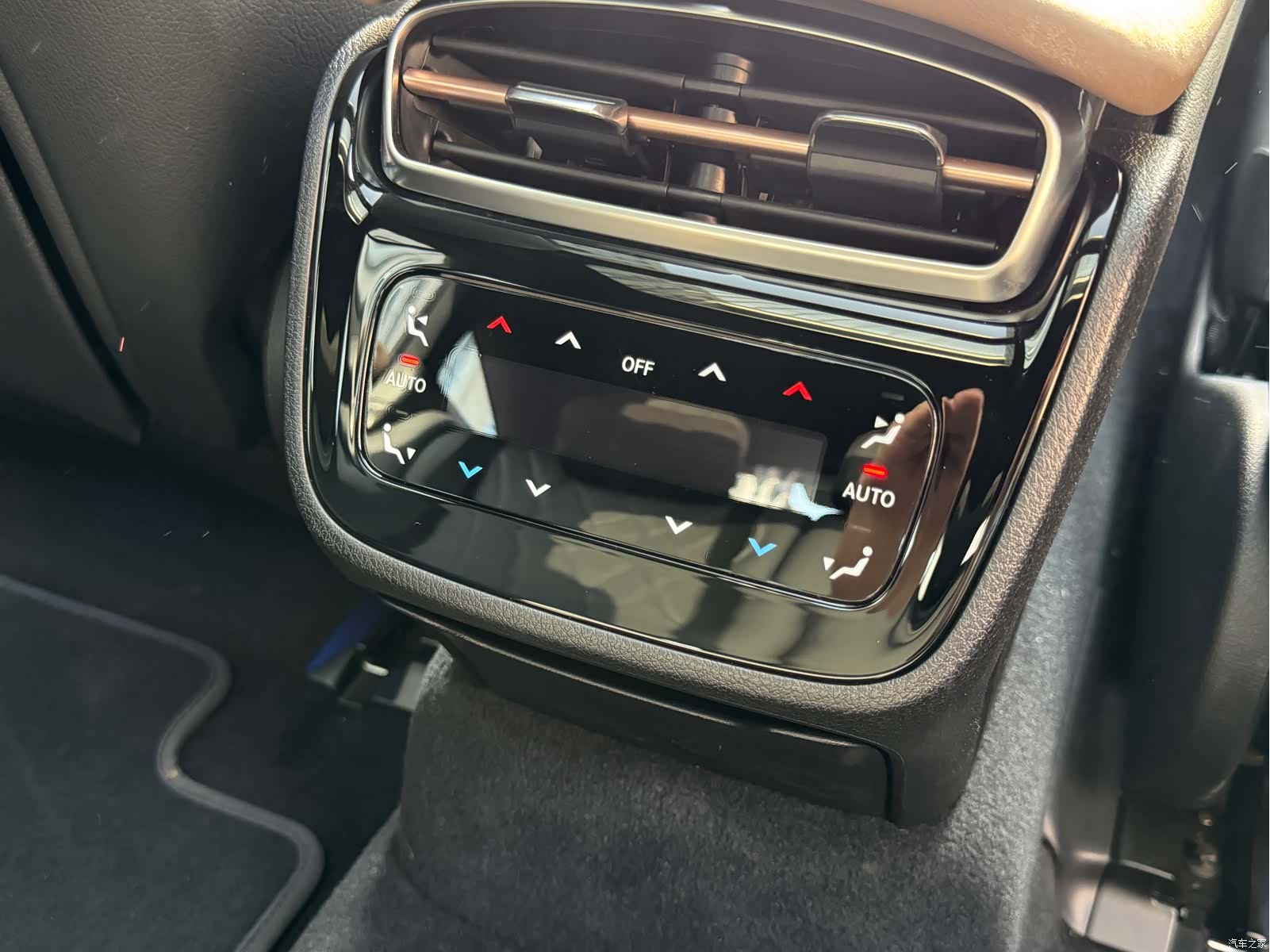 Mercedes-Benz EQS, 2023 17