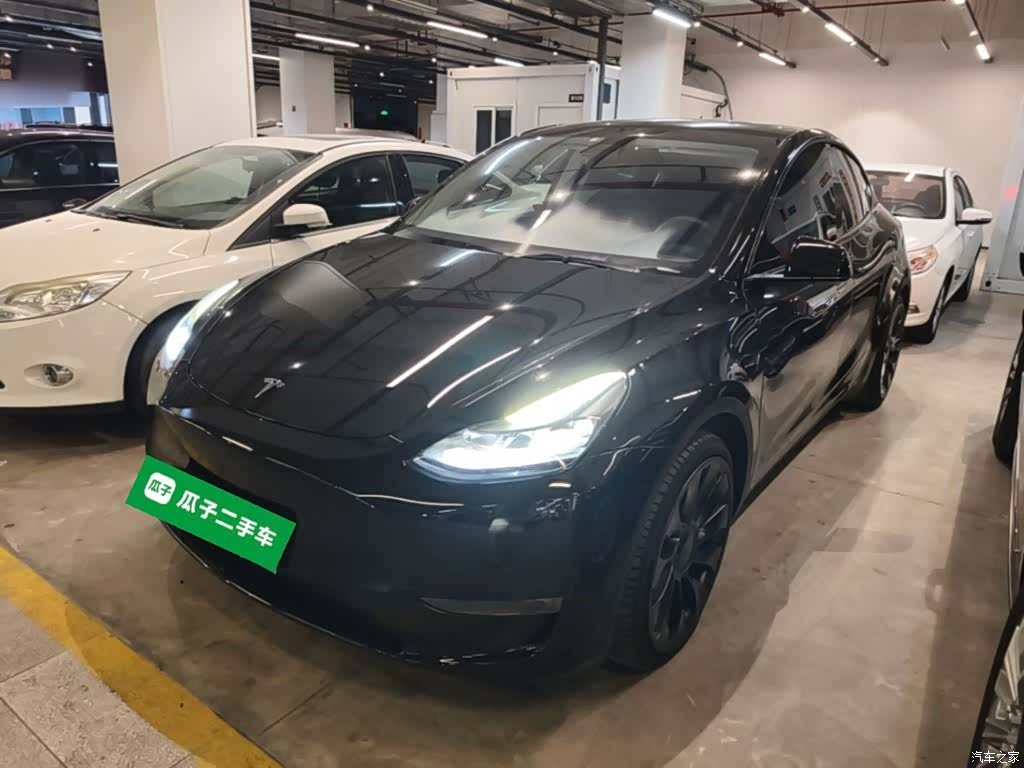 Tesla Model Y, 2023 2