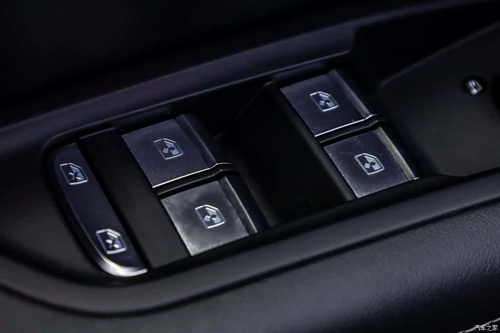 Audi Q5L, 2024 26