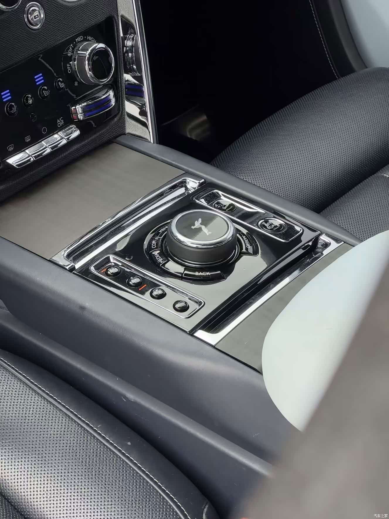 Rolls-Royce Cullinan, 2020 6