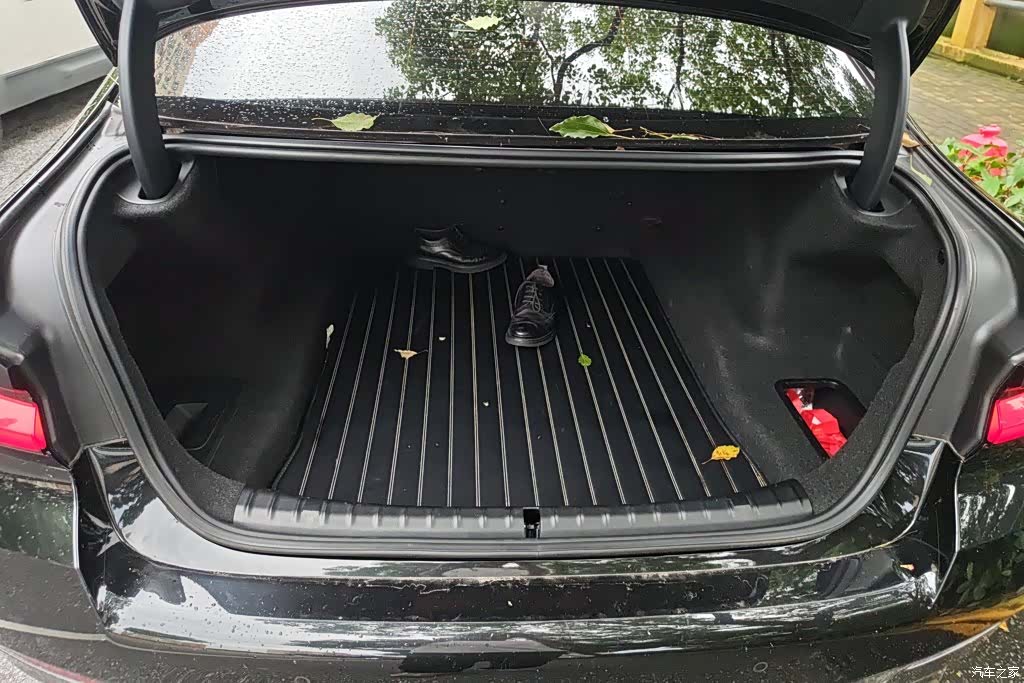 BMW 5 Series, 2021 4