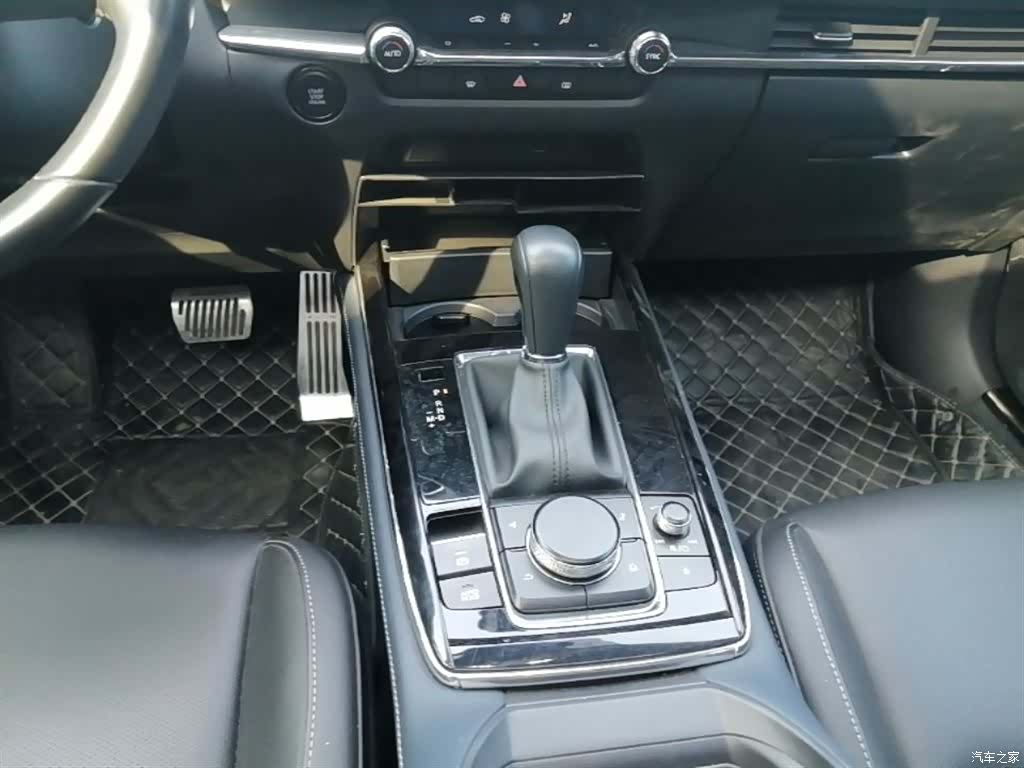 Mazda CX-30, 2021 14