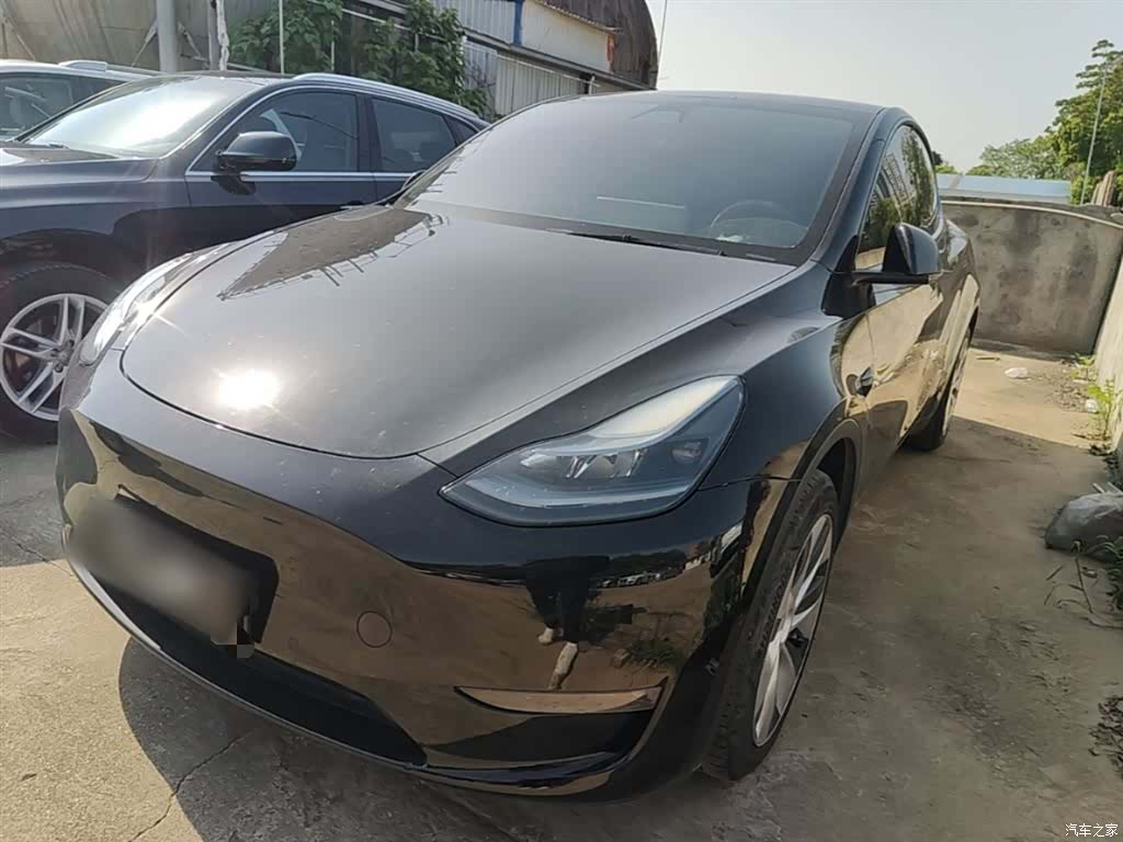 Tesla Model Y, 2023 1