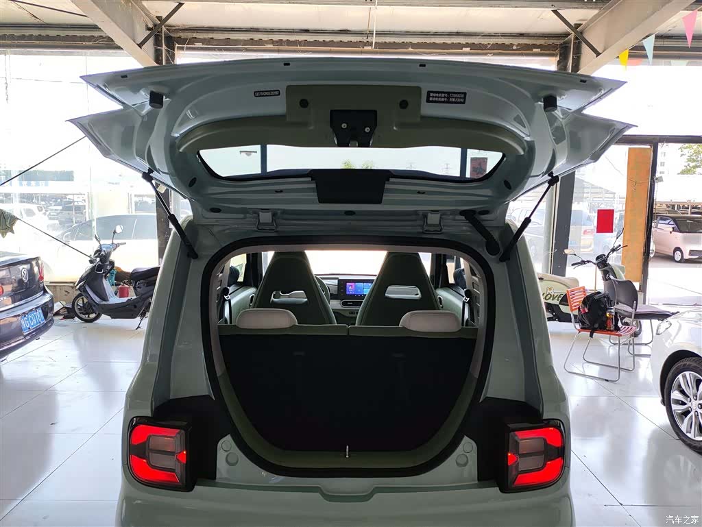 Geely Panda, 2025 19