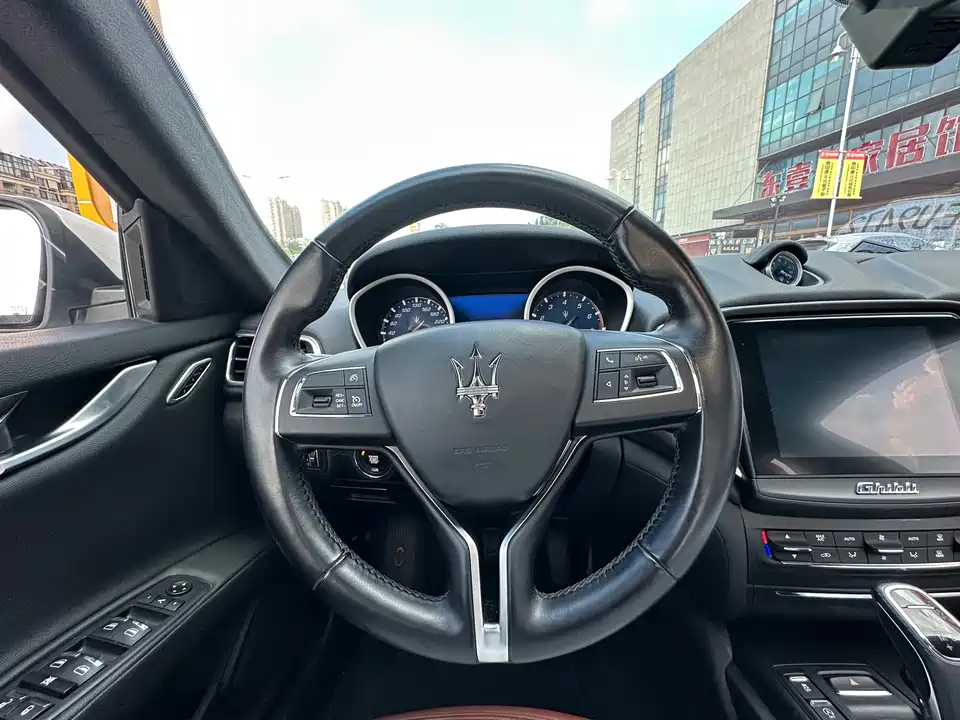 Maserati Ghibli Maserati Ghibli