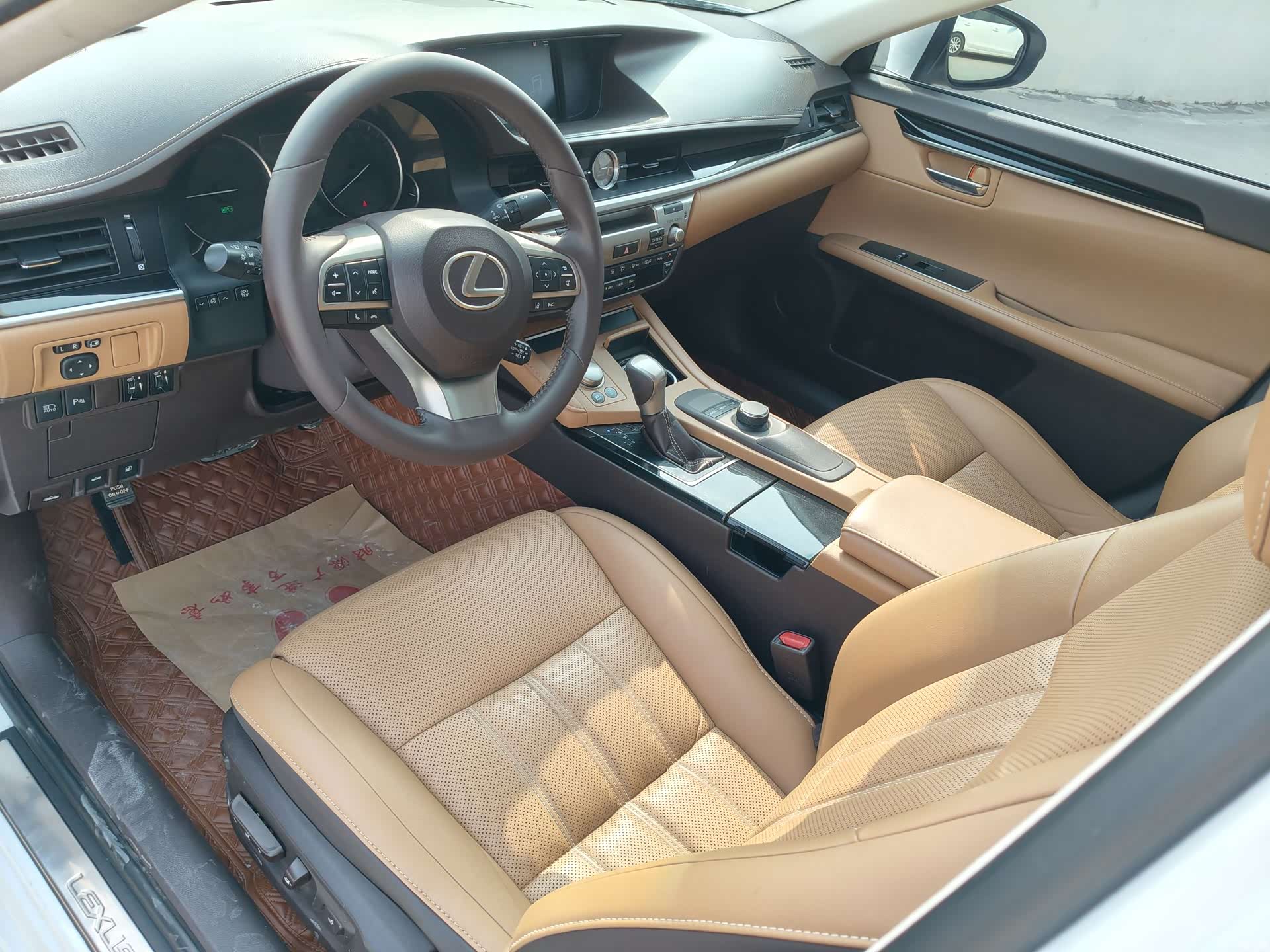 Lexus ES, 2016 7
