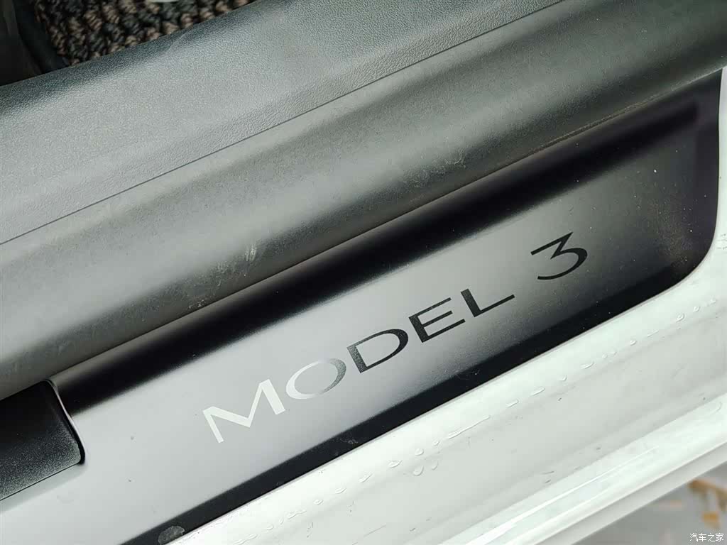 Tesla Model 3, 2025 16