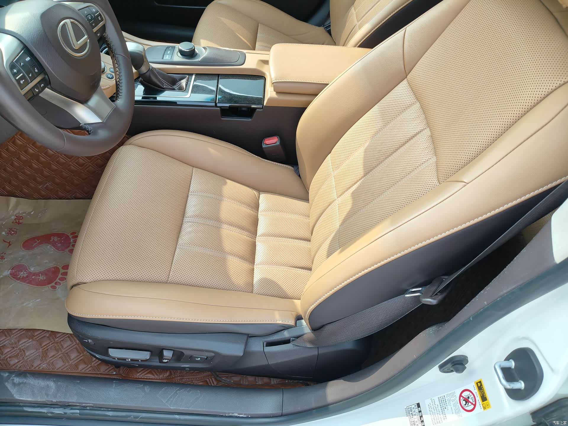 Lexus ES, 2016 10