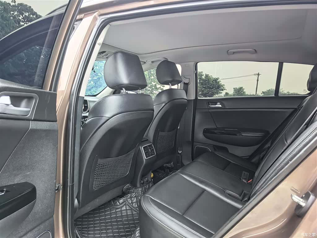 Kia KX5, 2016 10
