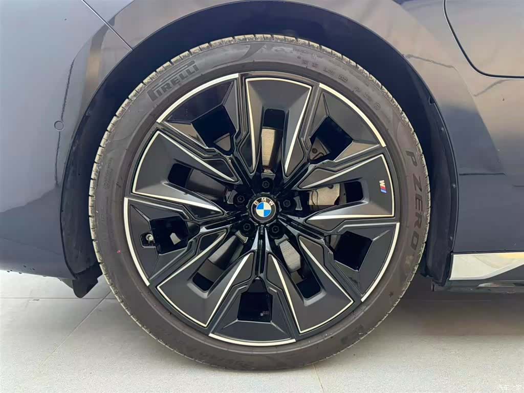 BMW i7, 2023 18