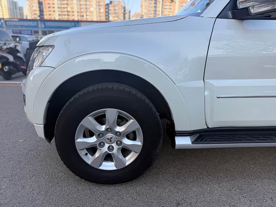 Mitsubishi Pajero