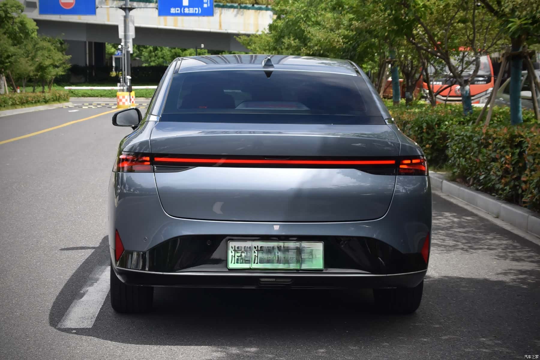 Xpeng P5, 2023 все фото