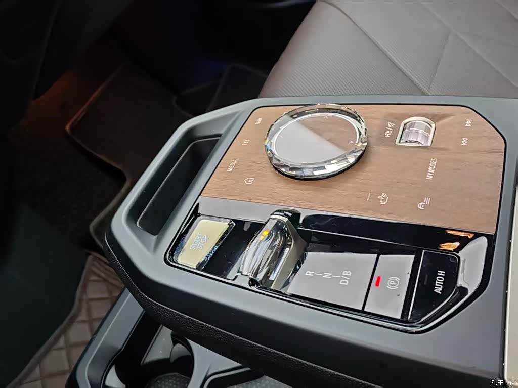 BMW iX, 2023 11