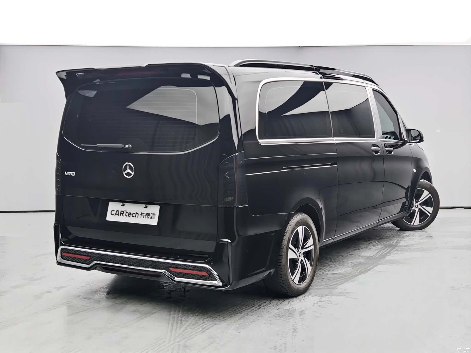 Mercedes-Benz 7, 2025 4