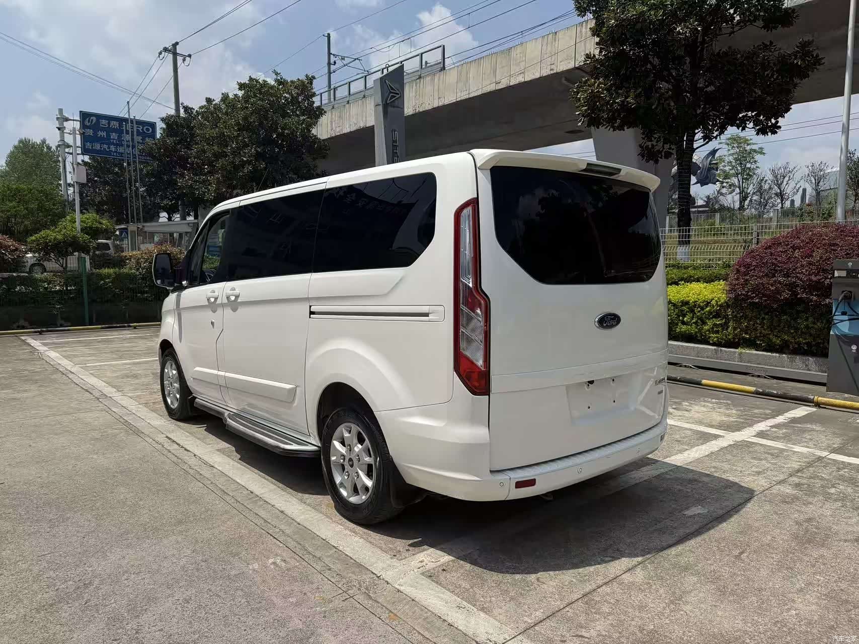 Ford Tourneo, 2017 8
