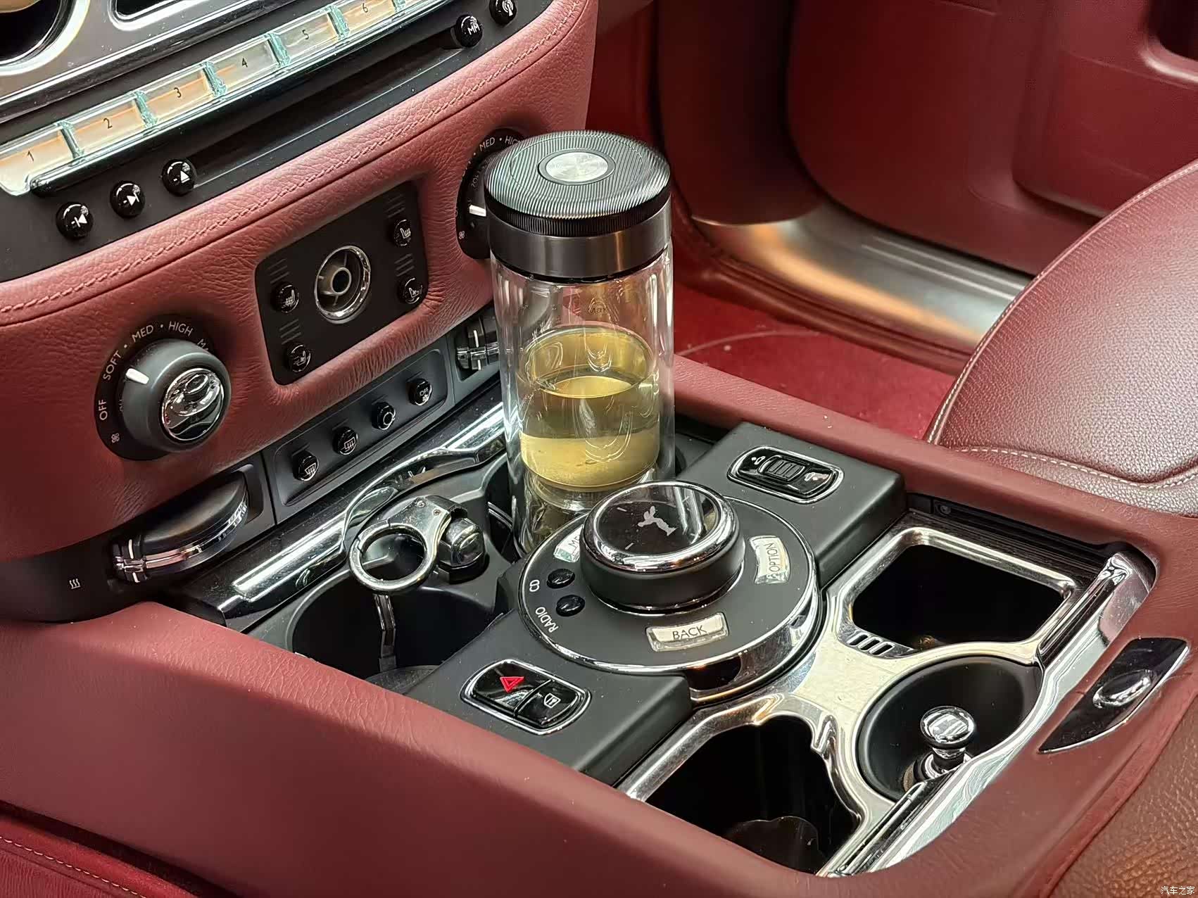 Rolls-Royce Ghost, 2016 10
