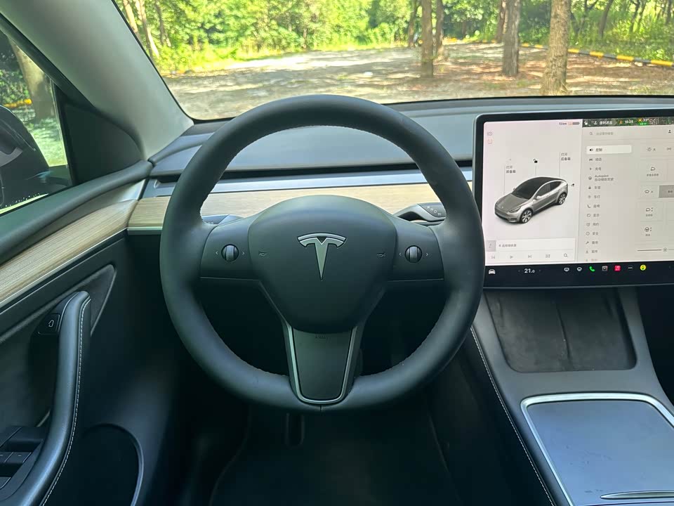 Tesla Model Y Tesla Model Y
