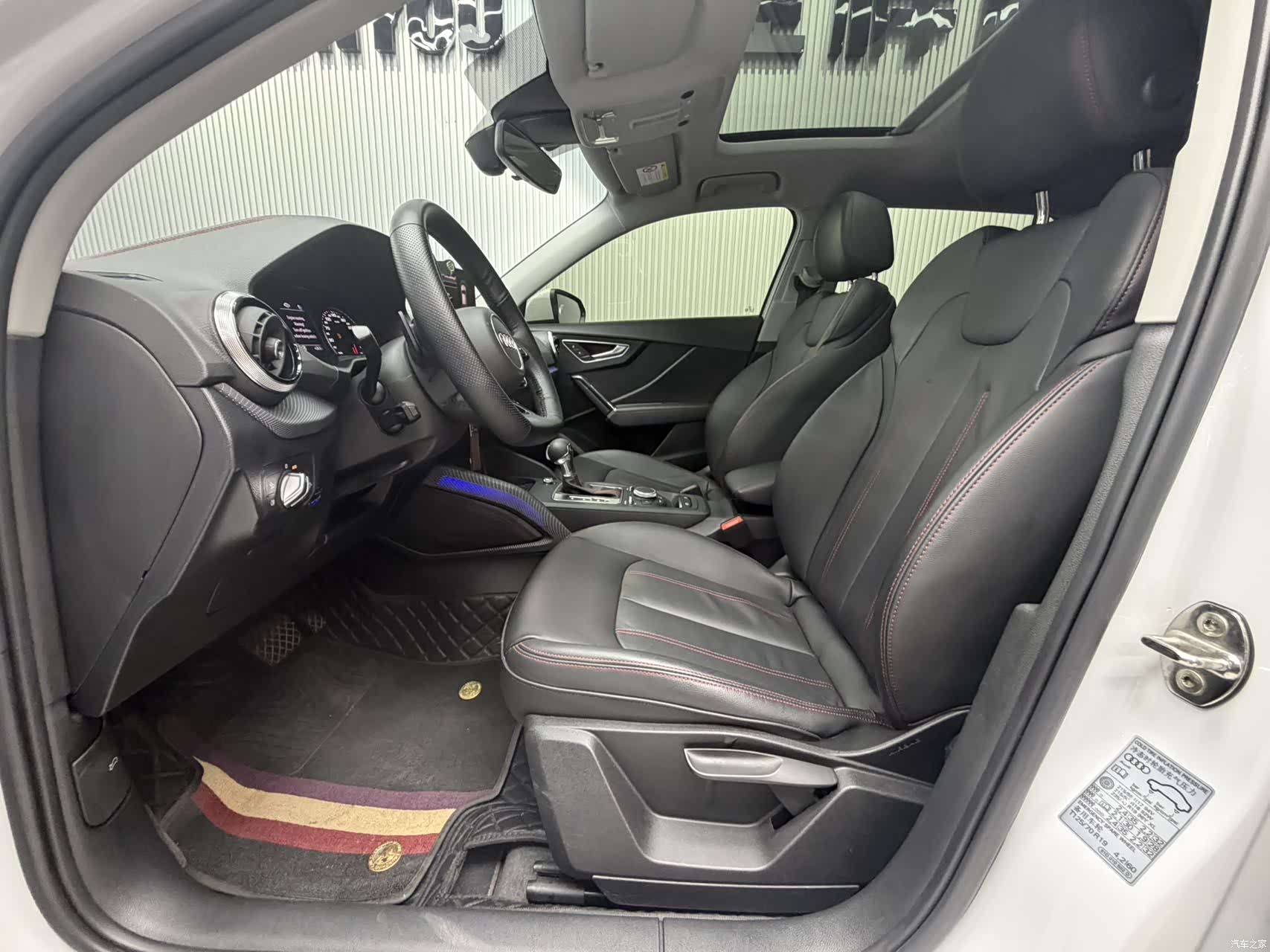 Audi Q2L, 2023 9