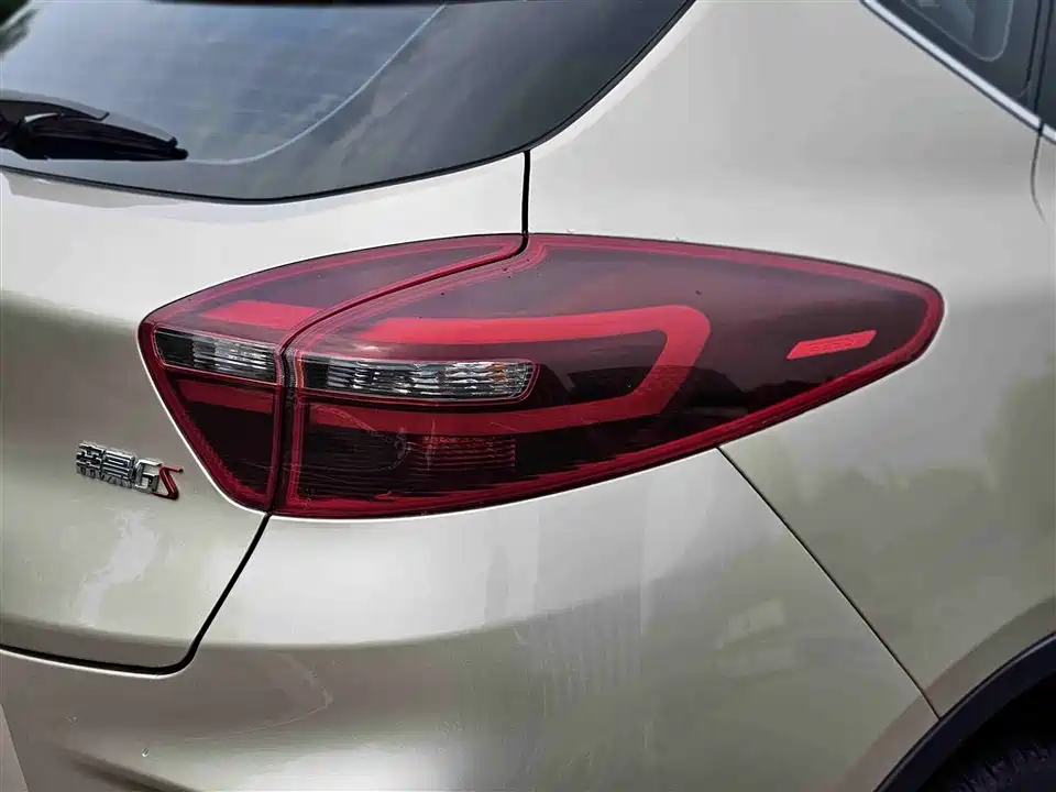 Geely Emgrand GS