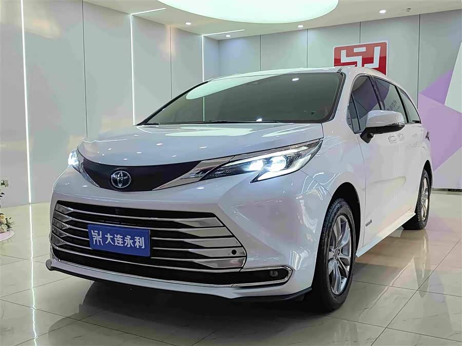 Toyota SIENNA 2023, фото 1