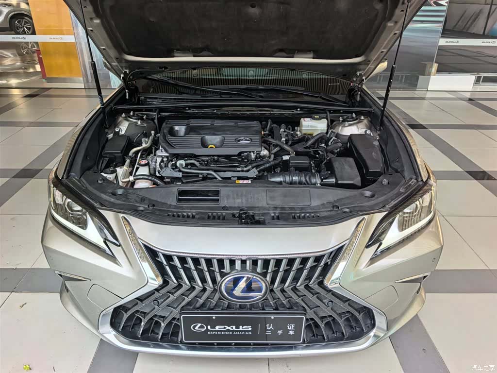 Lexus ES, 2022 4