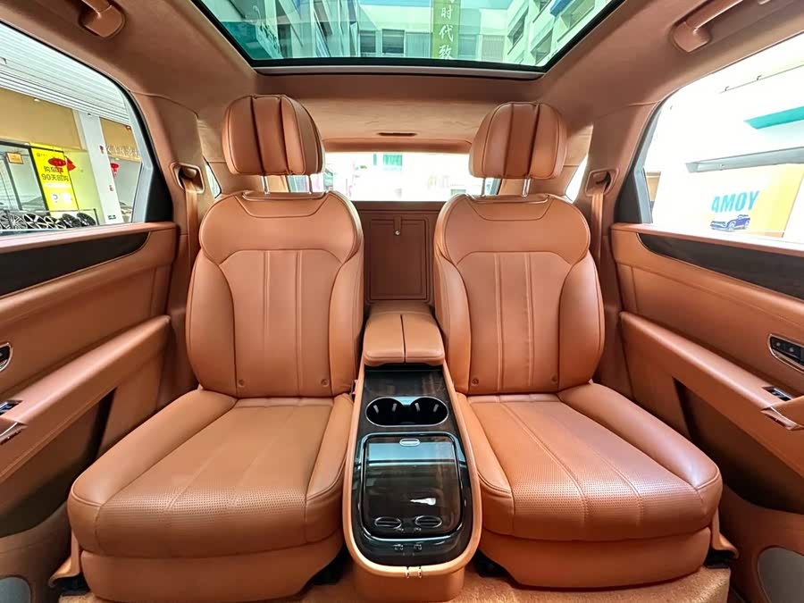 Bentley Bentayga 2019, фото 14