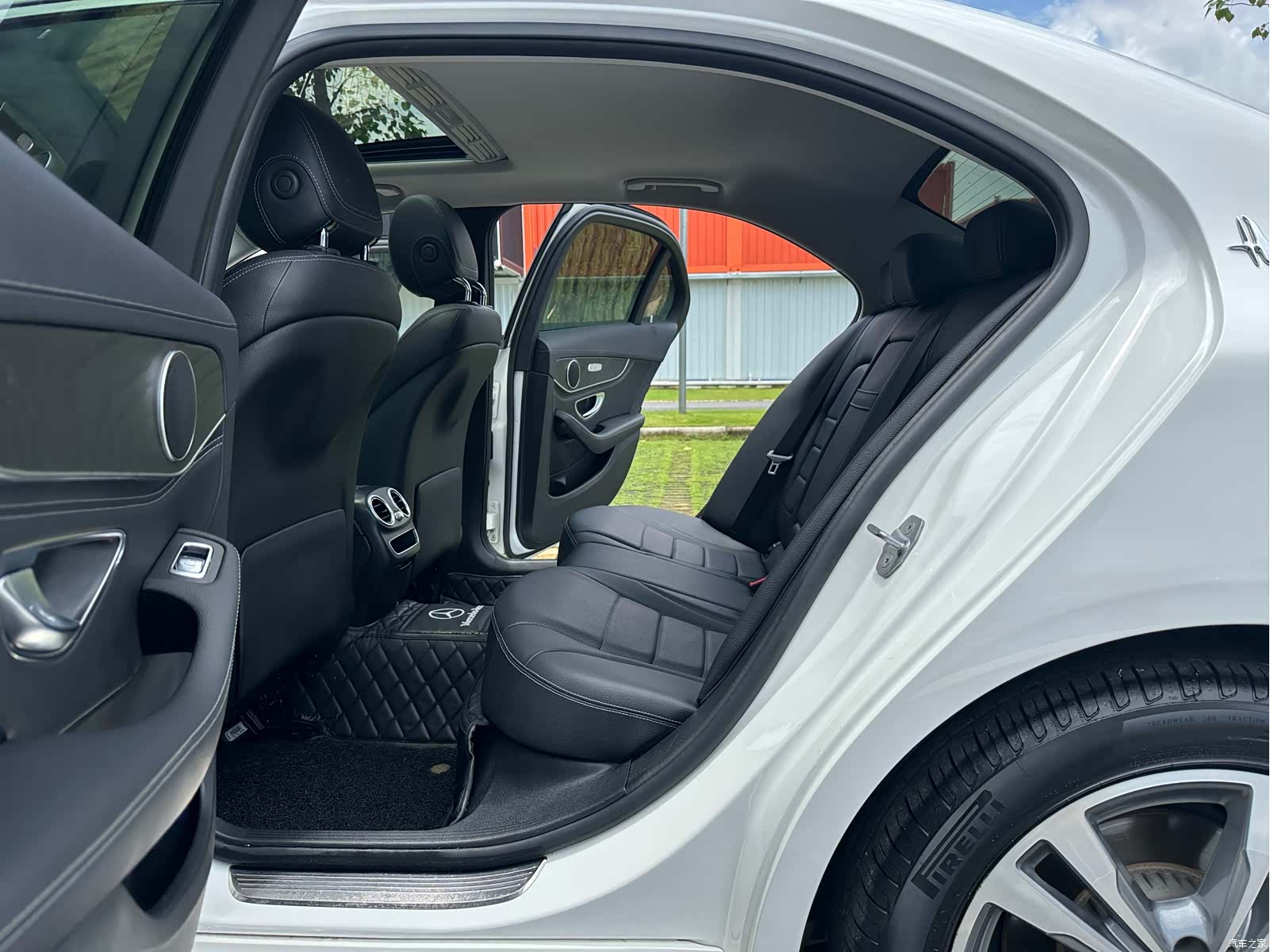 Mercedes-Benz C-Class, 2019 10