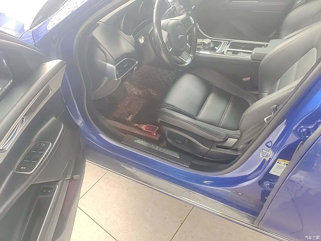 Land Rover XEL, 2018 16