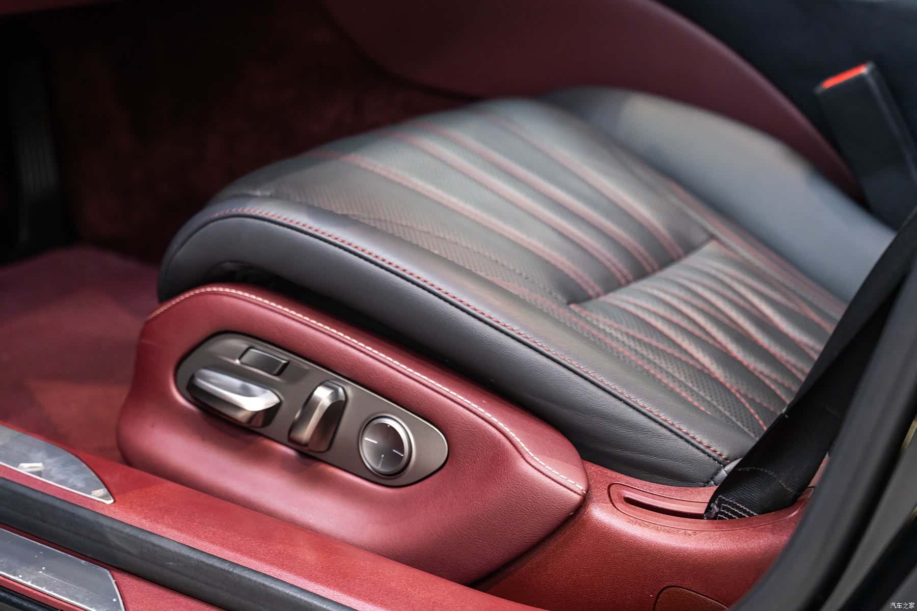 Lexus LS, 2022 21