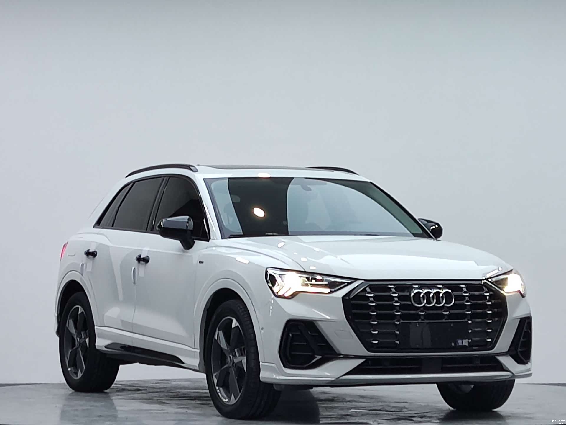 Audi Q3, 2022 4