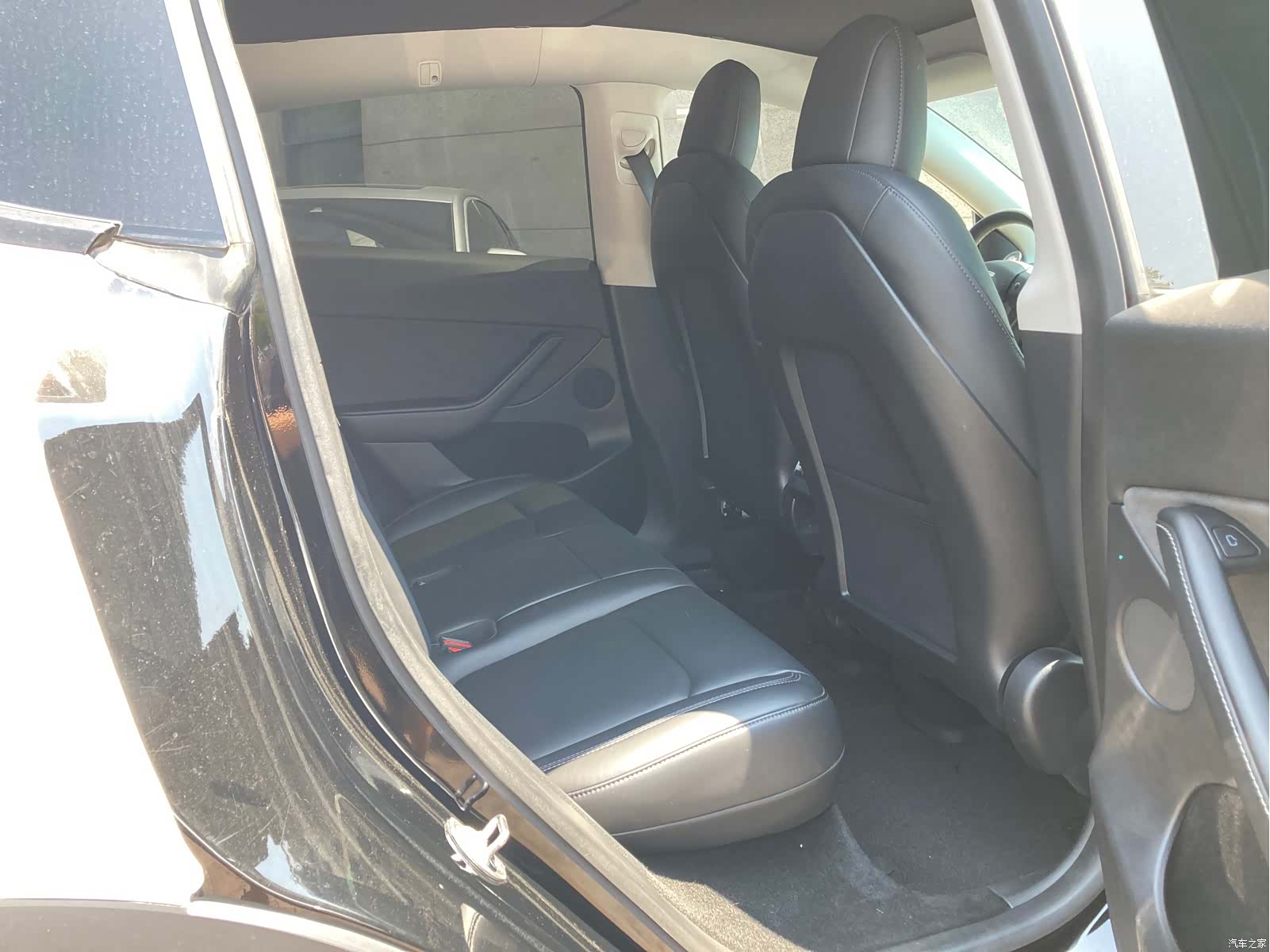 Tesla Model Y, 2021 12