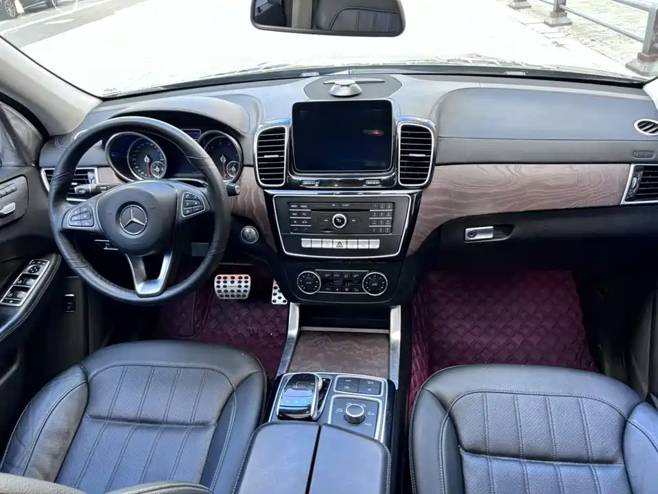 Mercedes-Benz GLE Mercedes-Benz GLE