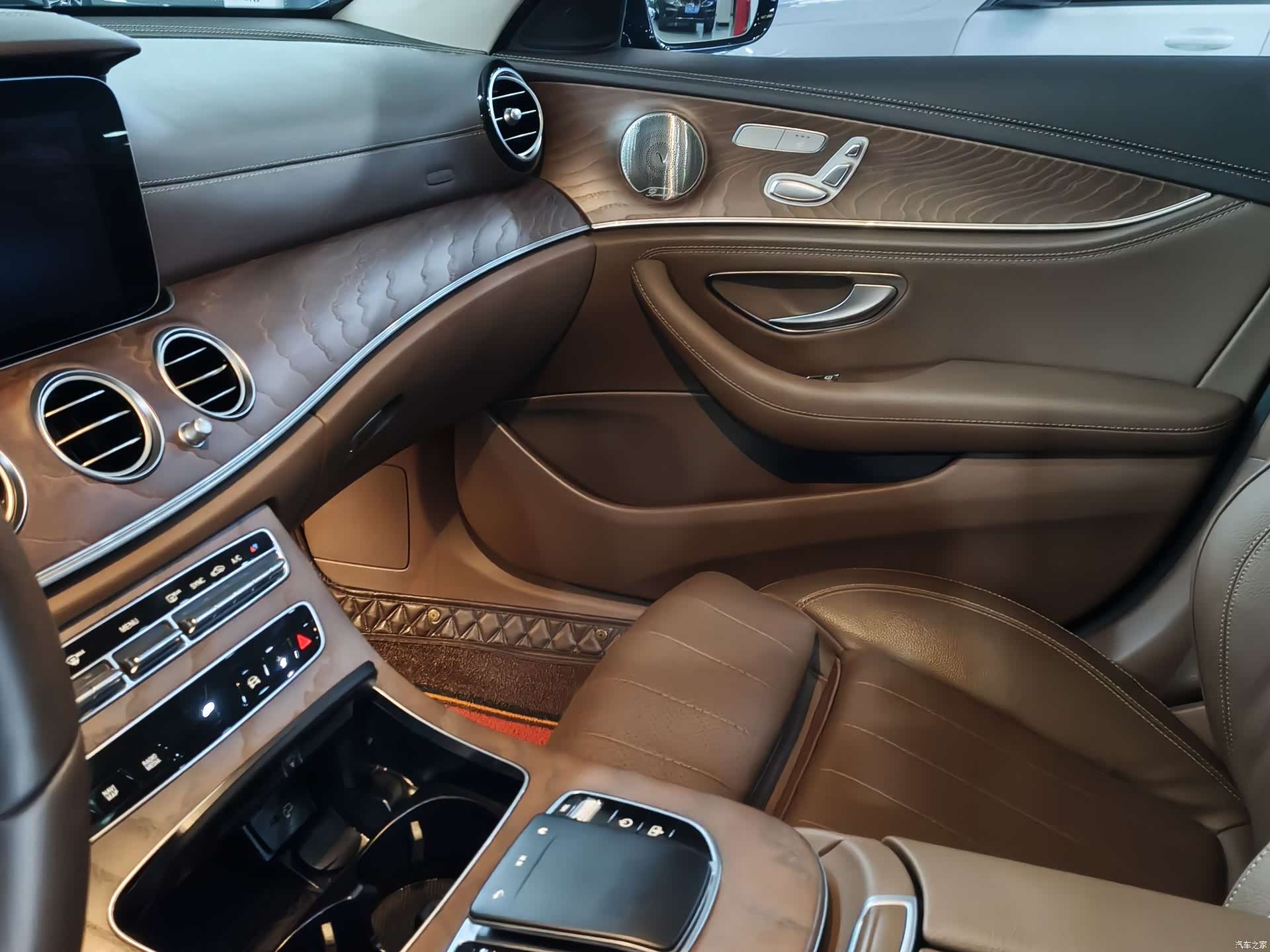 Mercedes-Benz E-Class, 2022 14