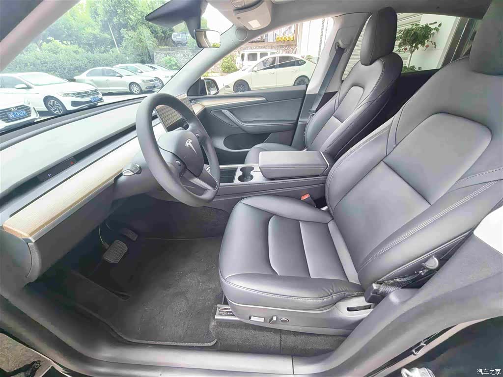 Tesla Model Y, 2021 4