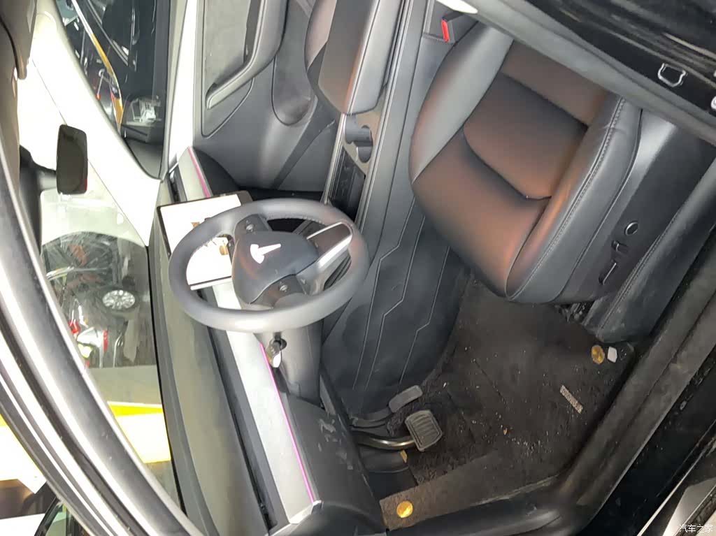 Tesla Model Y, 2024 17