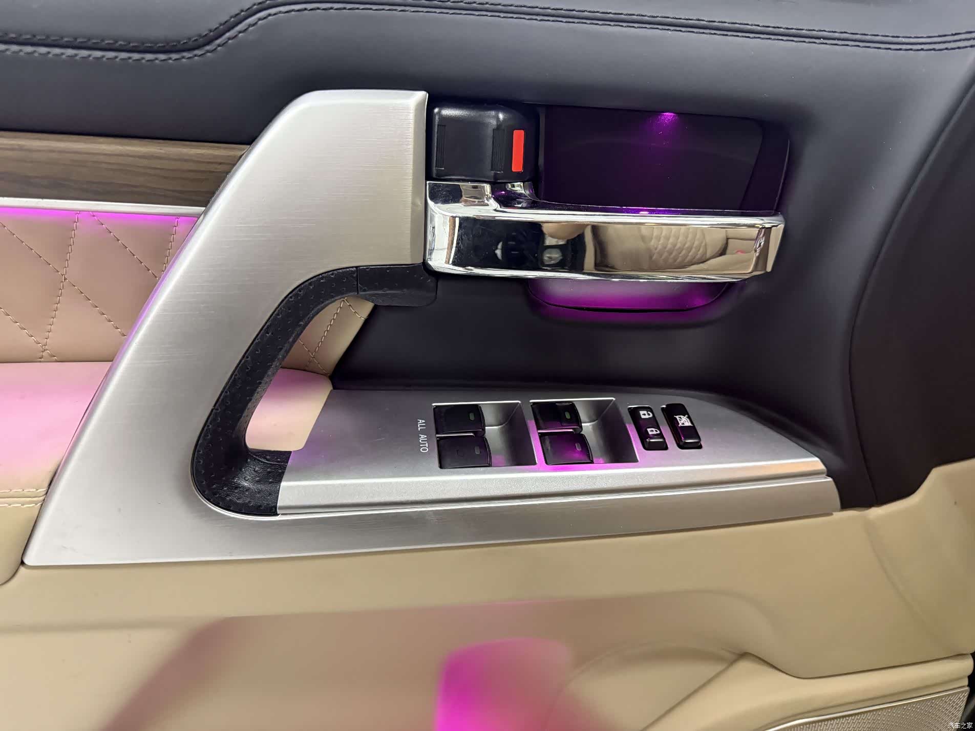 Toyota Land Cruiser, 2012 10